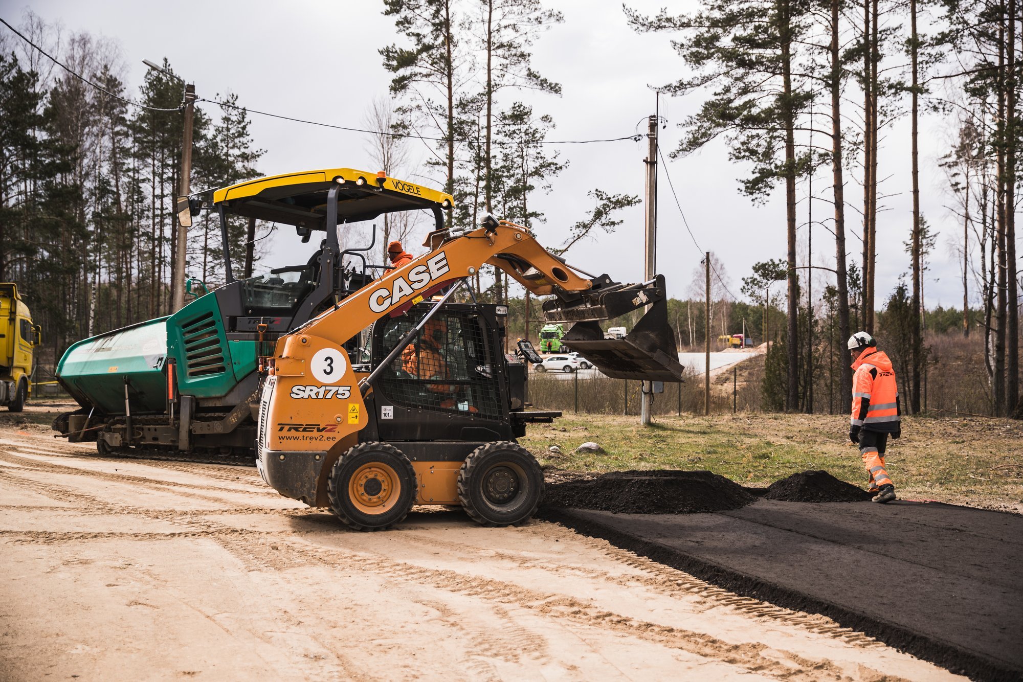 Valitsus plaanib kulutada 12 miljonit eurot automaksu raha, et teha kruusateid tolmuvabaks