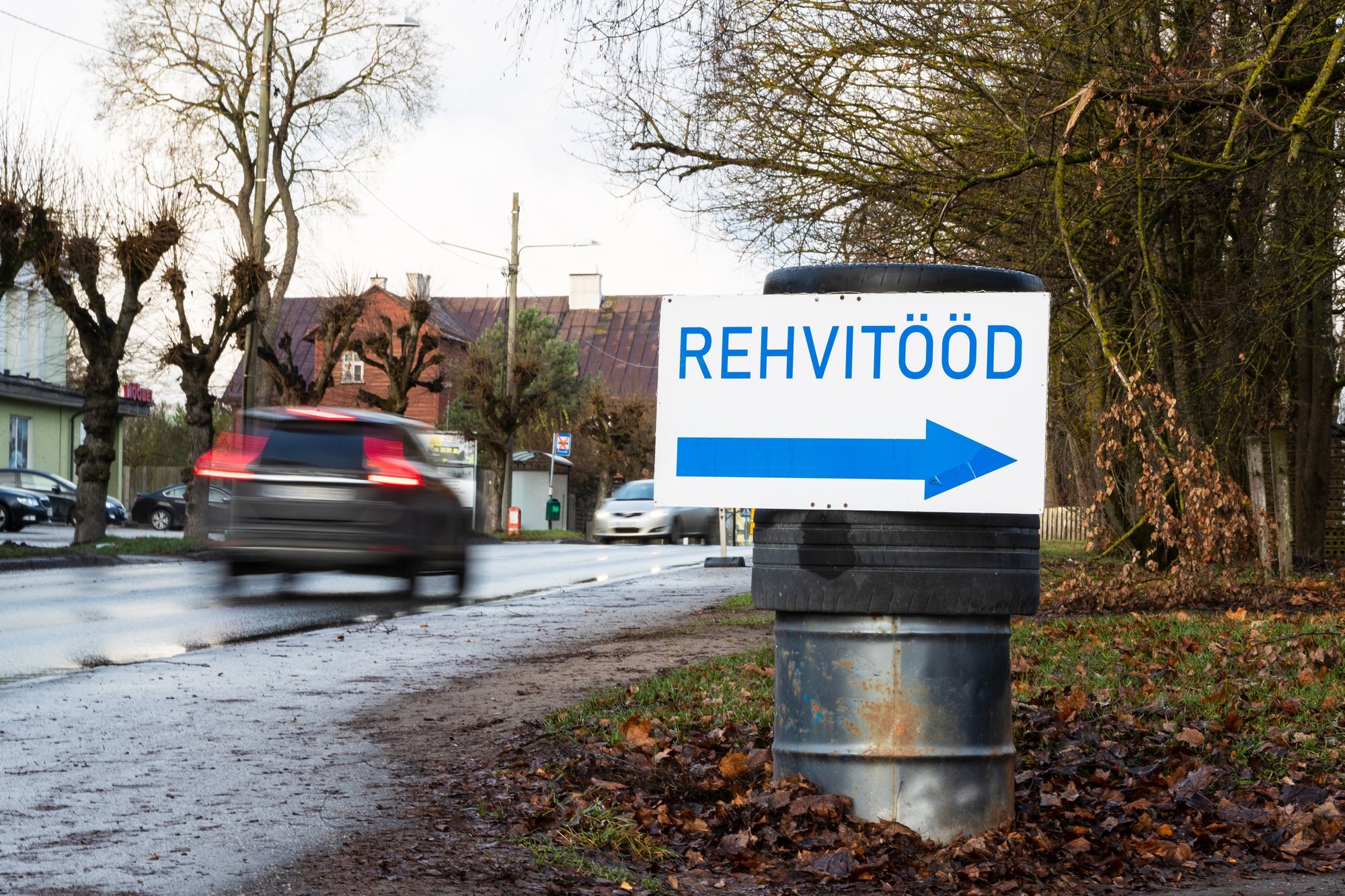 Ekspert vastab: kas odavam on sõita mitu aastat lamellrehvidega või vahetada igal aastal suve- ja talverehve?