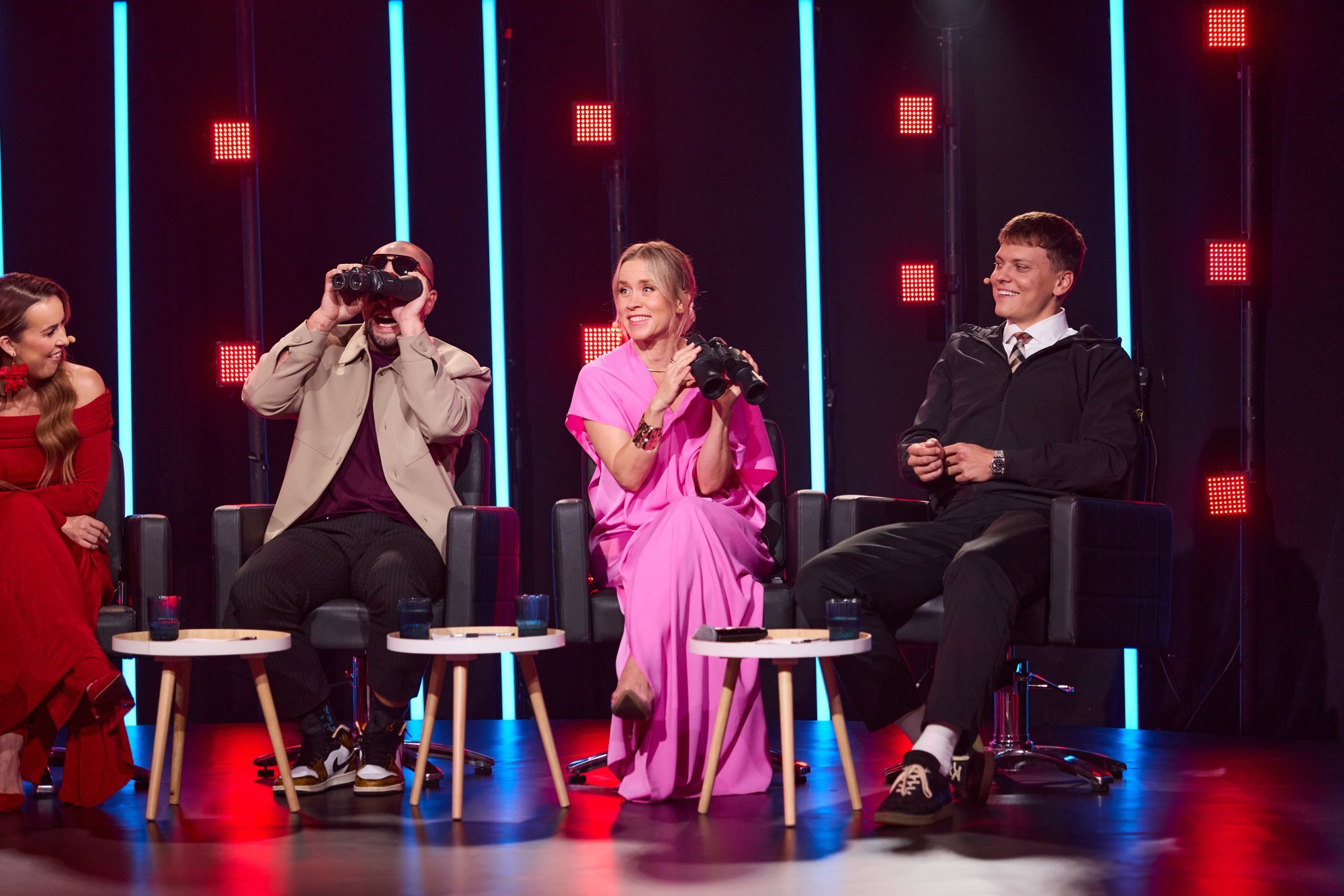 KOKKUVÕTE | Saates „Ma näen su häält“ kõlas Villemdrillemi lõpuduett 16-aastase tundmatuga. Võidurahaga läksid koju arvajad