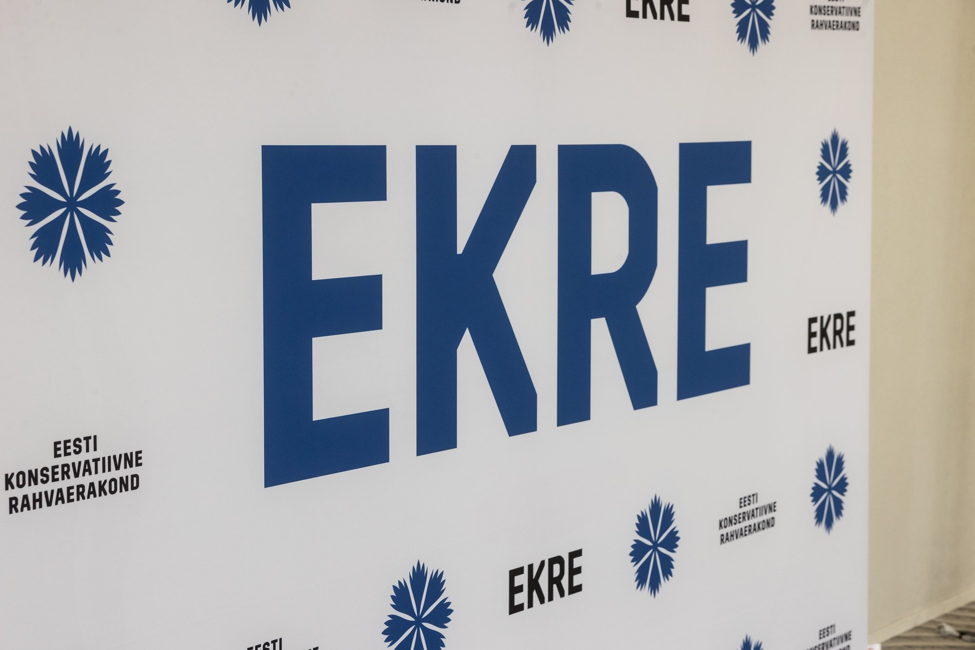 Tabasalus läks EKRE liige reformierakondlasele rusikatega kallale