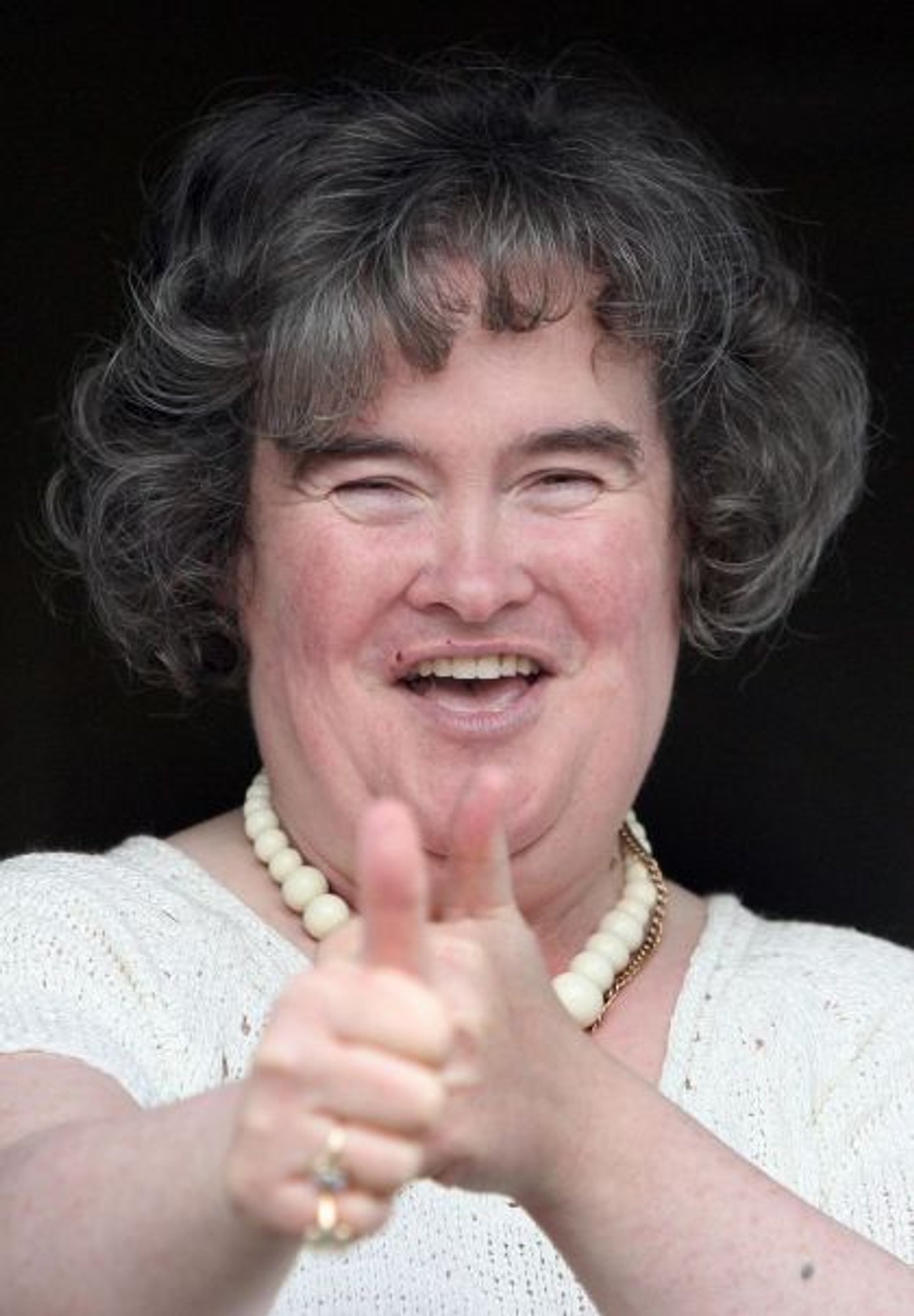 KLÕPS | Nooruslikum kui kunagi varem! Tervisemuredega kimpus olnud Susan Boyle tuli üle pika aja avalikkuse ette
