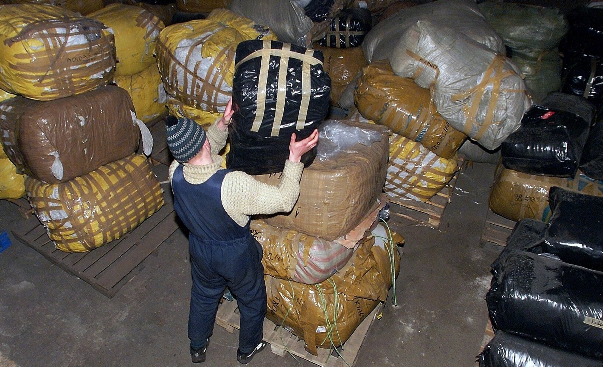 ÜLEVAADE | Jõehobu hammas ja puskariaparaat: keelatud salakaup, mida üle piiri viia proovitakse