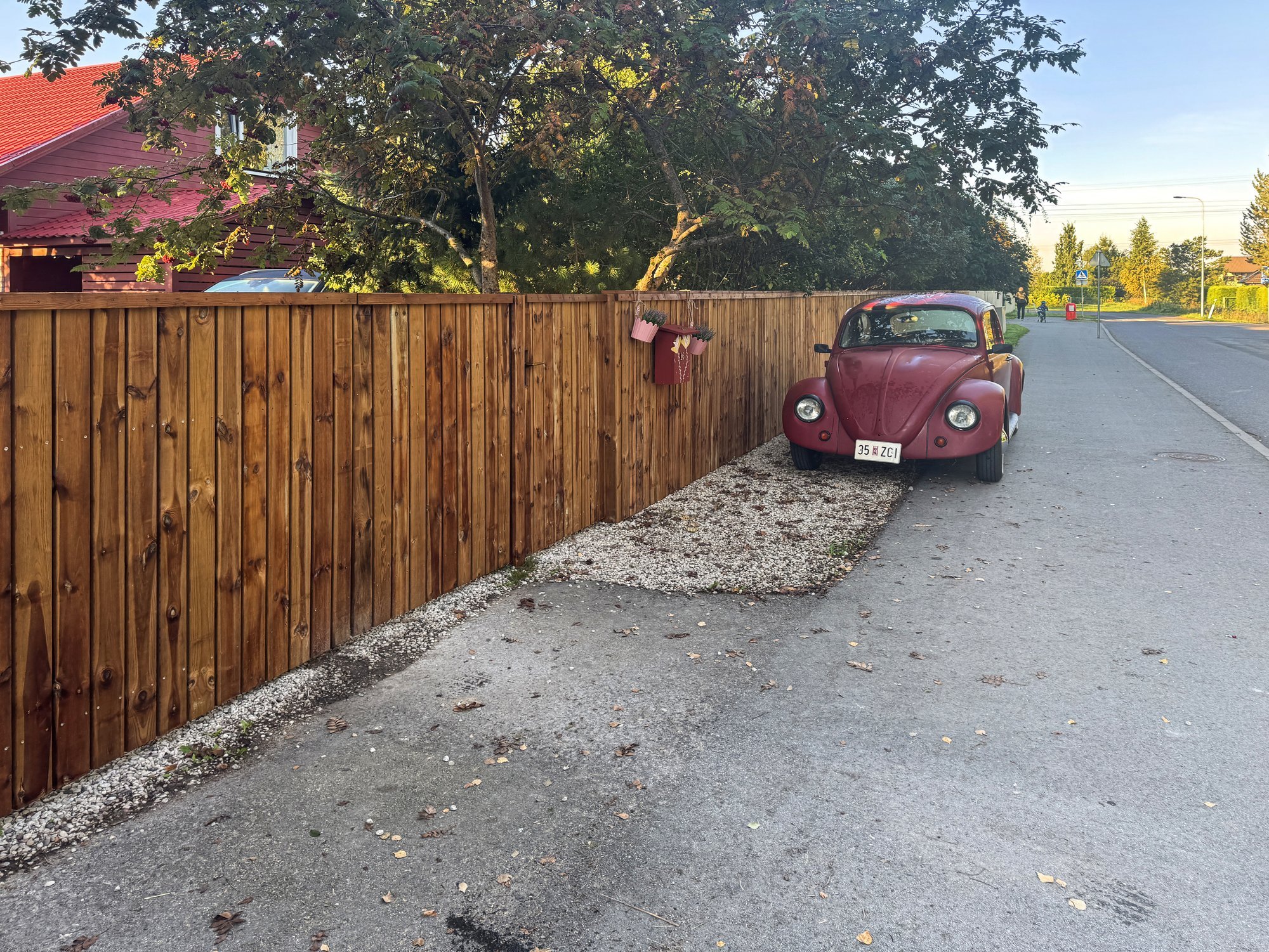 Piirdeaed tuli ise ehitades tunduvalt odavam kui teenustööna ostes ja sai kiiresti valmis