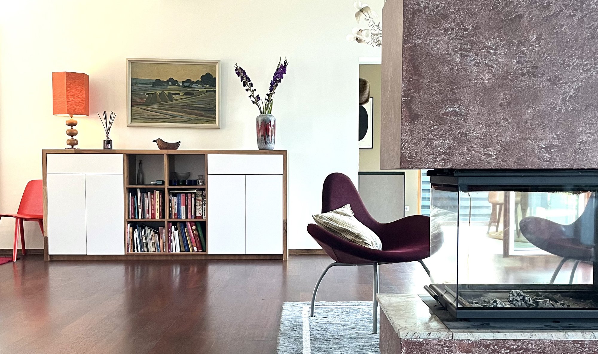 Kunst koduseinal – sisustusaksessuaar, elamus või pensionisammas?