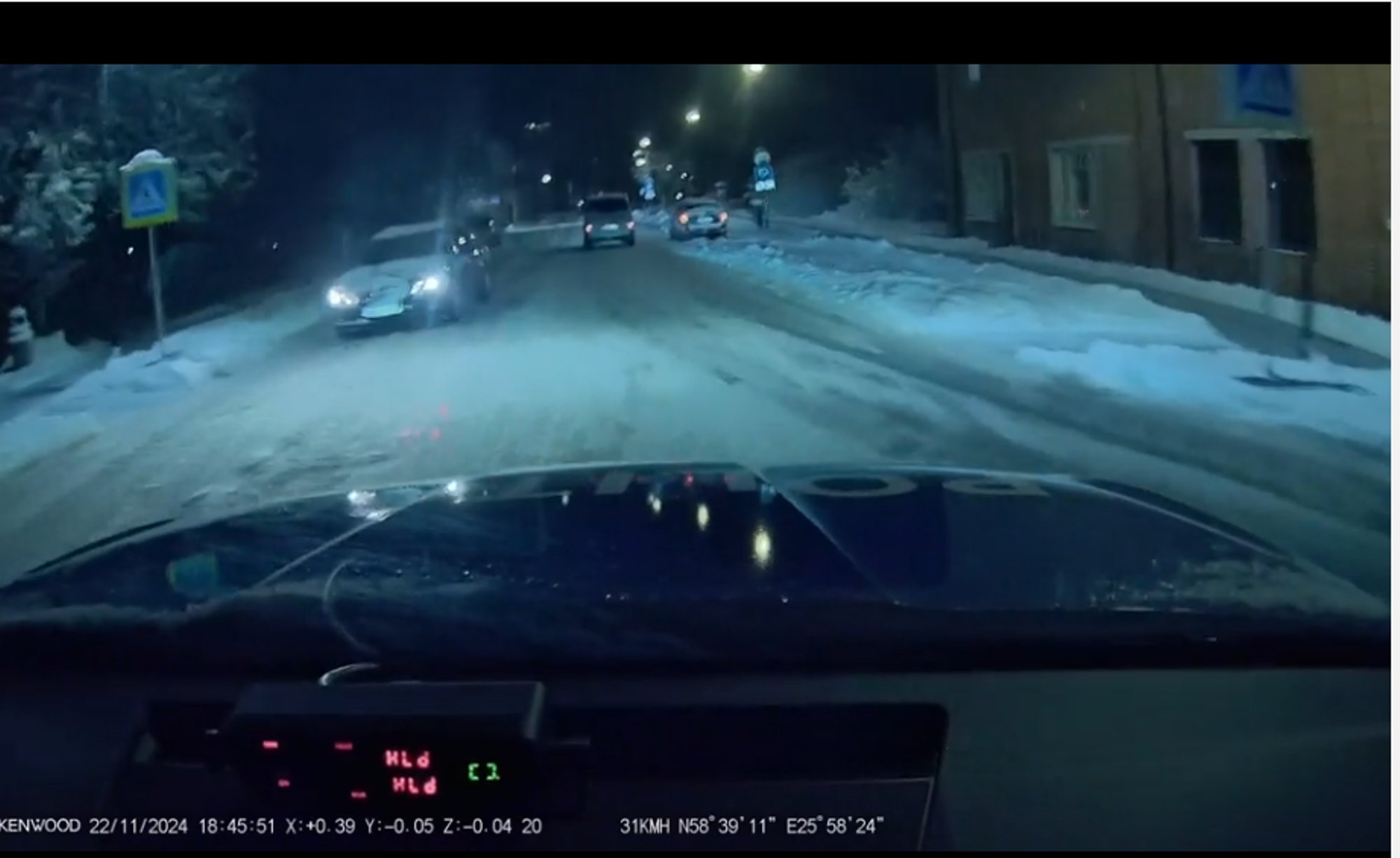 VIDEO | Politsei trahvis Põltsamaa juhti, ent kohus nägi asja teisiti — vaata „ohtlikku sõitu“ ise!