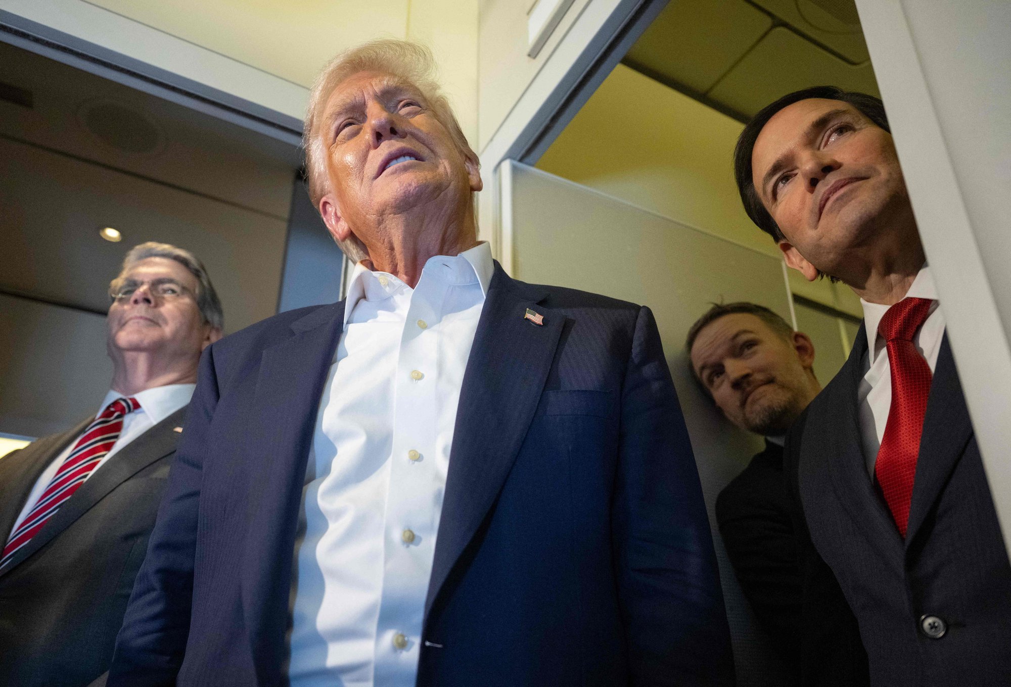 Trump keeldus kolmandat ametiaega välistamast, aga peab asepresidendiks kandideerimise trikki liiga kavalaks