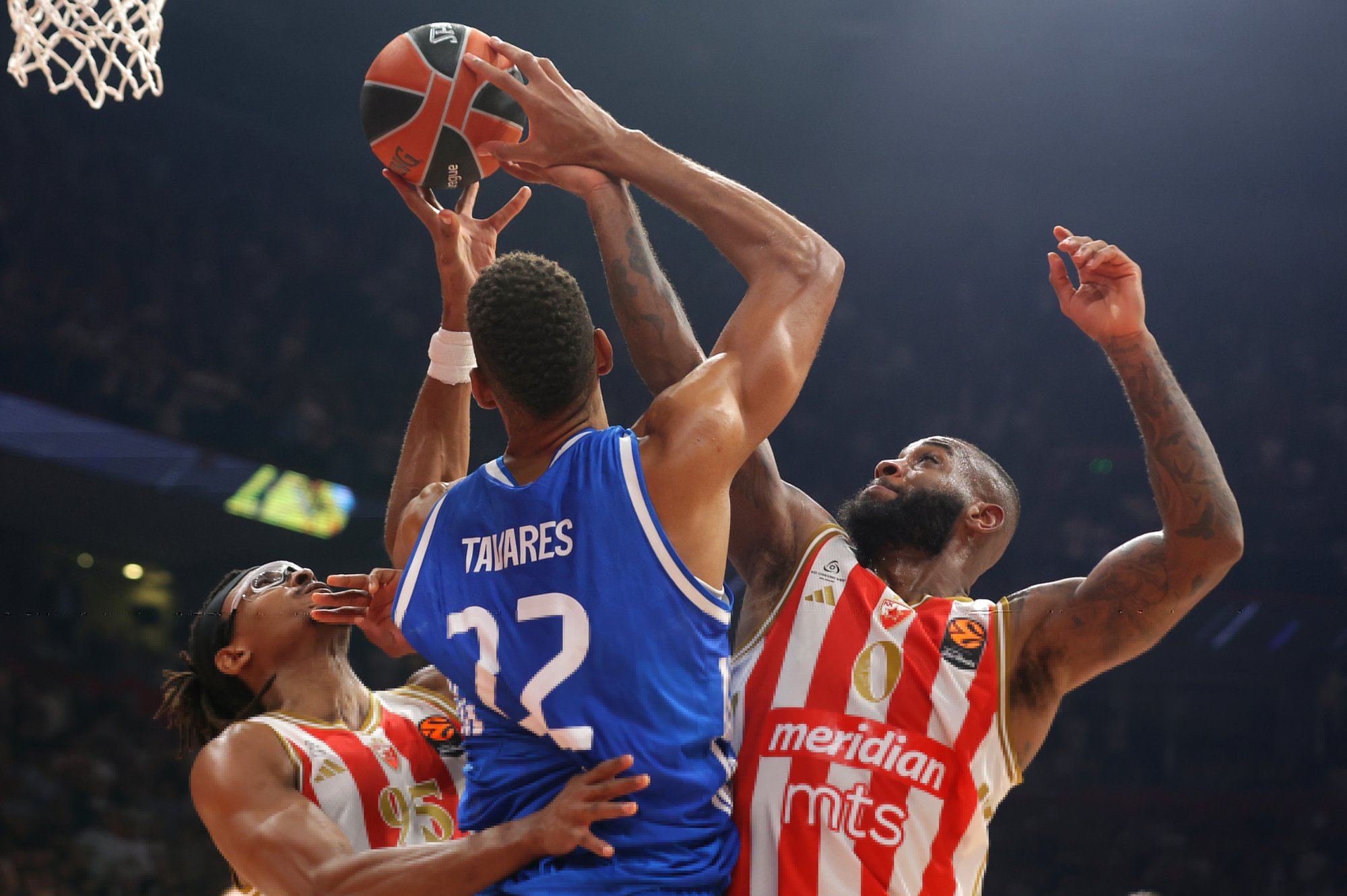 Real kaotas kindlalt Crvena Zvezdale, Panathinaikos ja Hapoel kerkisid liidriks