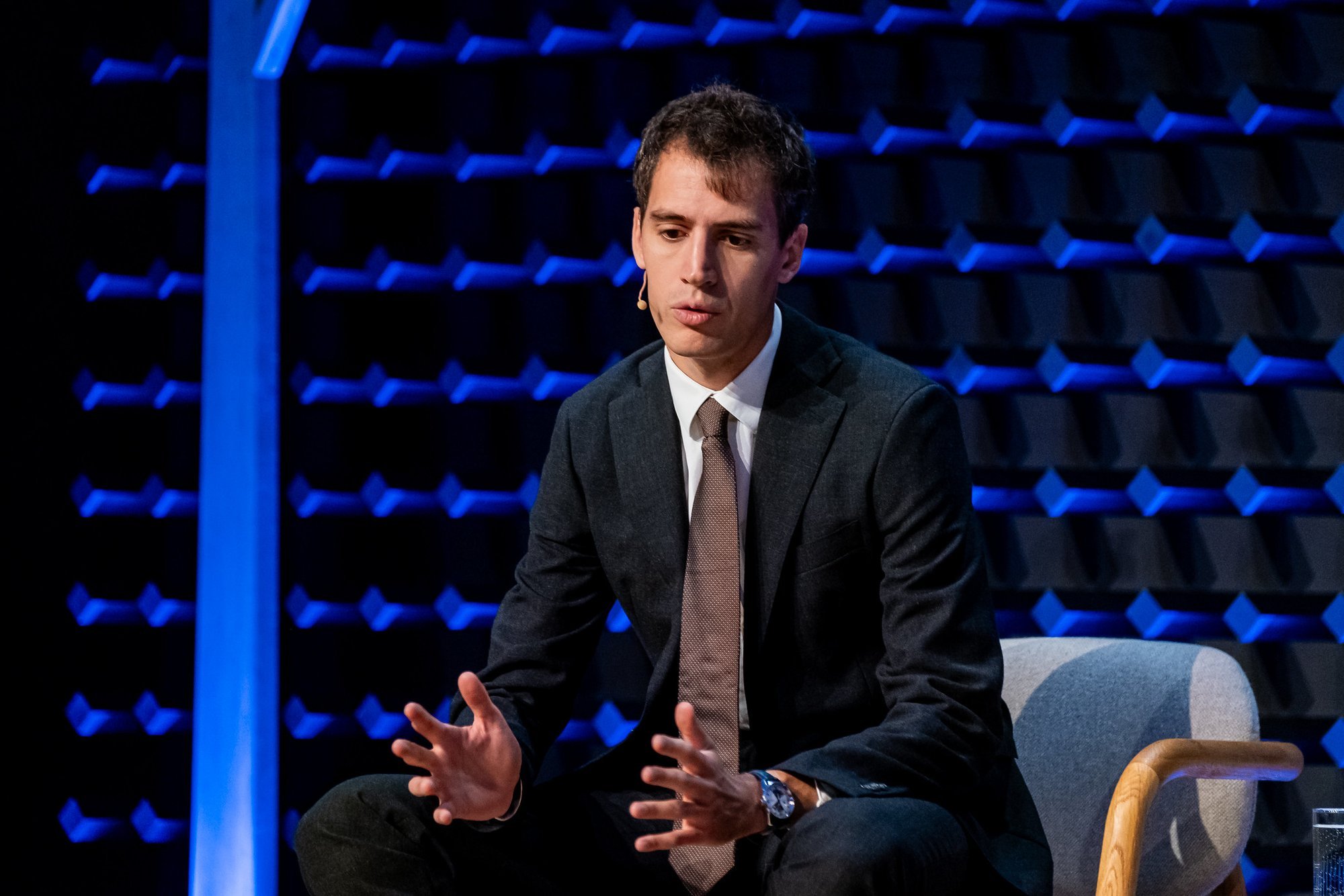 Euroopa suurim tehisarutäht esines Tallinnas: kui me kohe ei tegutse, muutume USA ja Hiina AI-kolooniaks