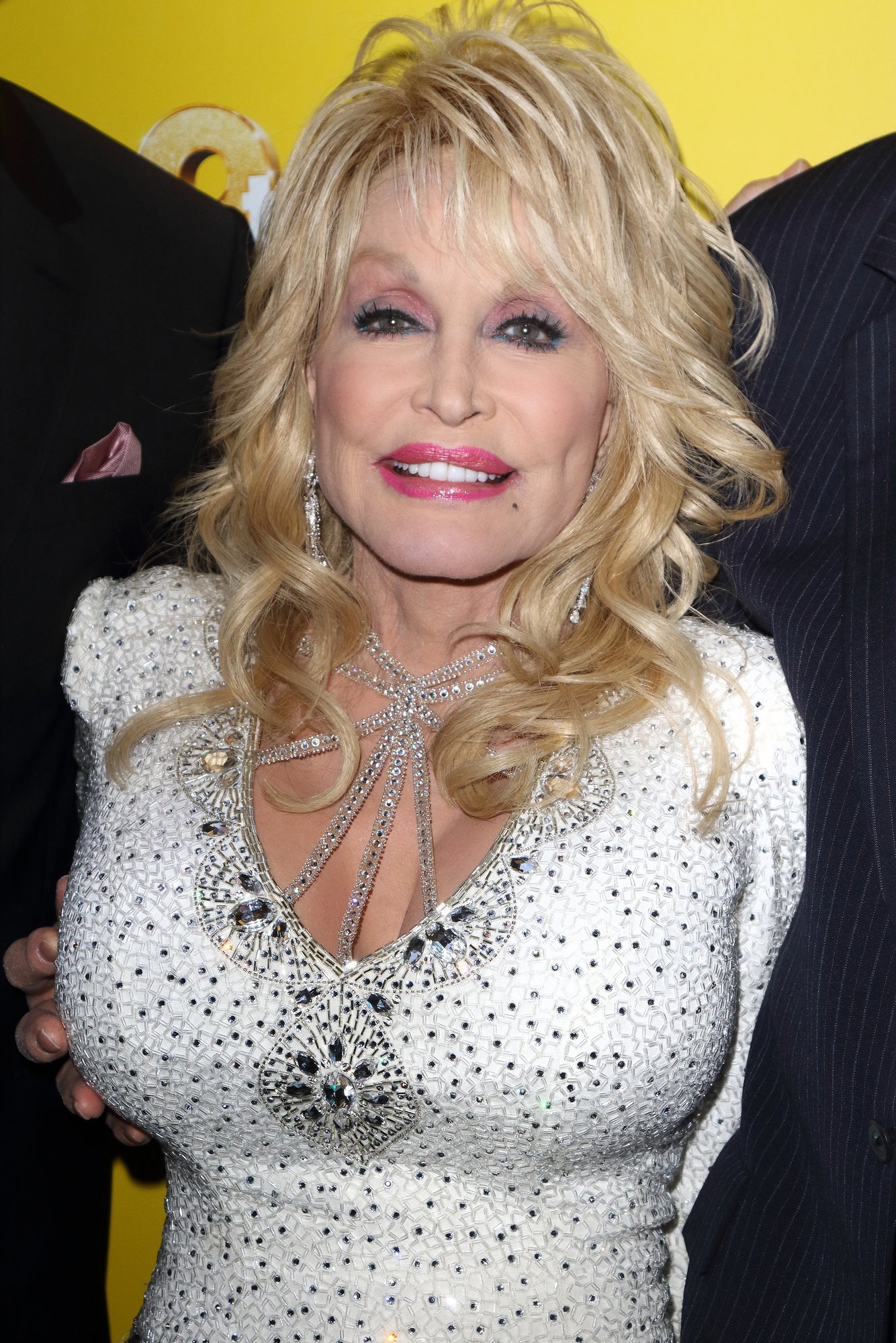 Dolly Parton polegi surmasuus! Kantristaari õde selgitab paanikat tekitanud sõnavõttu