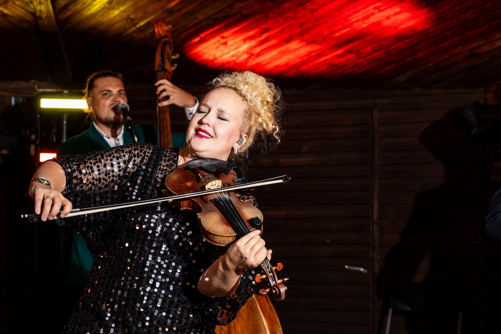 Ansambel Curly Strings käis kuuendat korda Jaapanis tuuril. „Meie muusika kõnetab neid!“