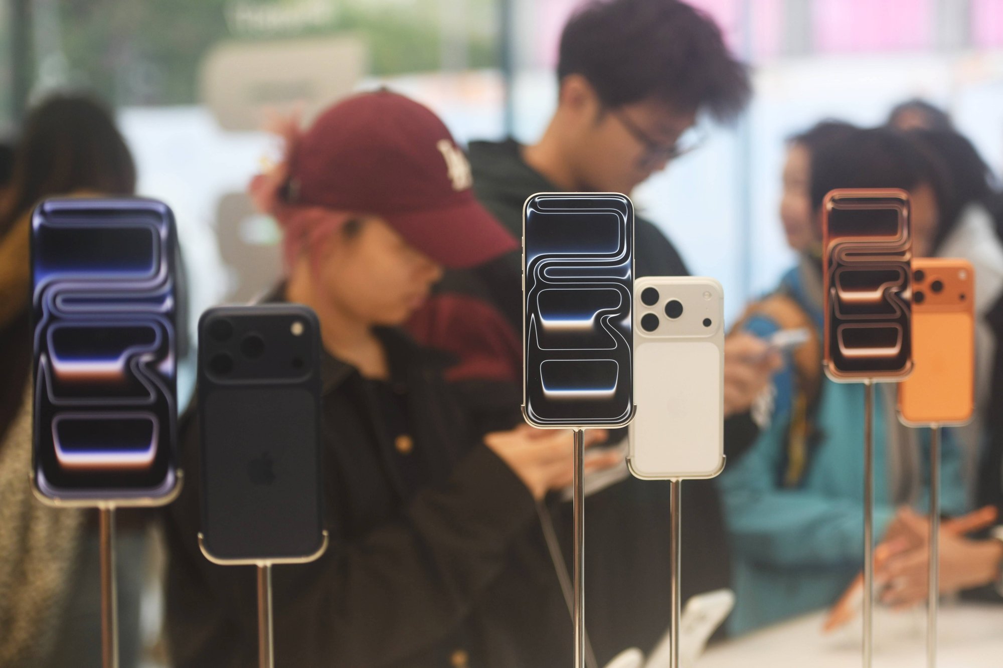 Lipulaevade lahing. Kelle käes on nutitelefonide troon 2025. aastal?