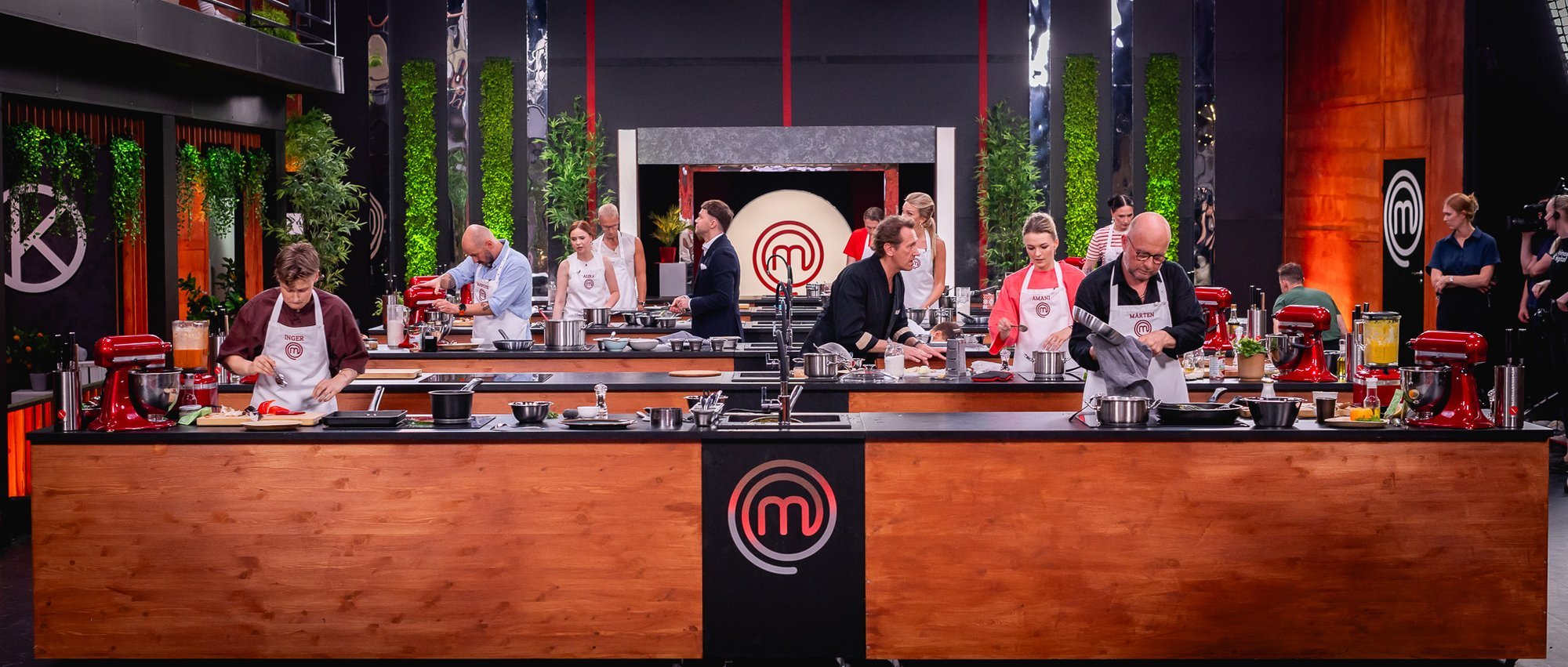 KAADRI TAGA | Kuidas sünnib „MasterChef“? Kas tekst on ette kirjutatud, kes mõtleb ülesanded välja ja mis saab üle jäänud toidust?