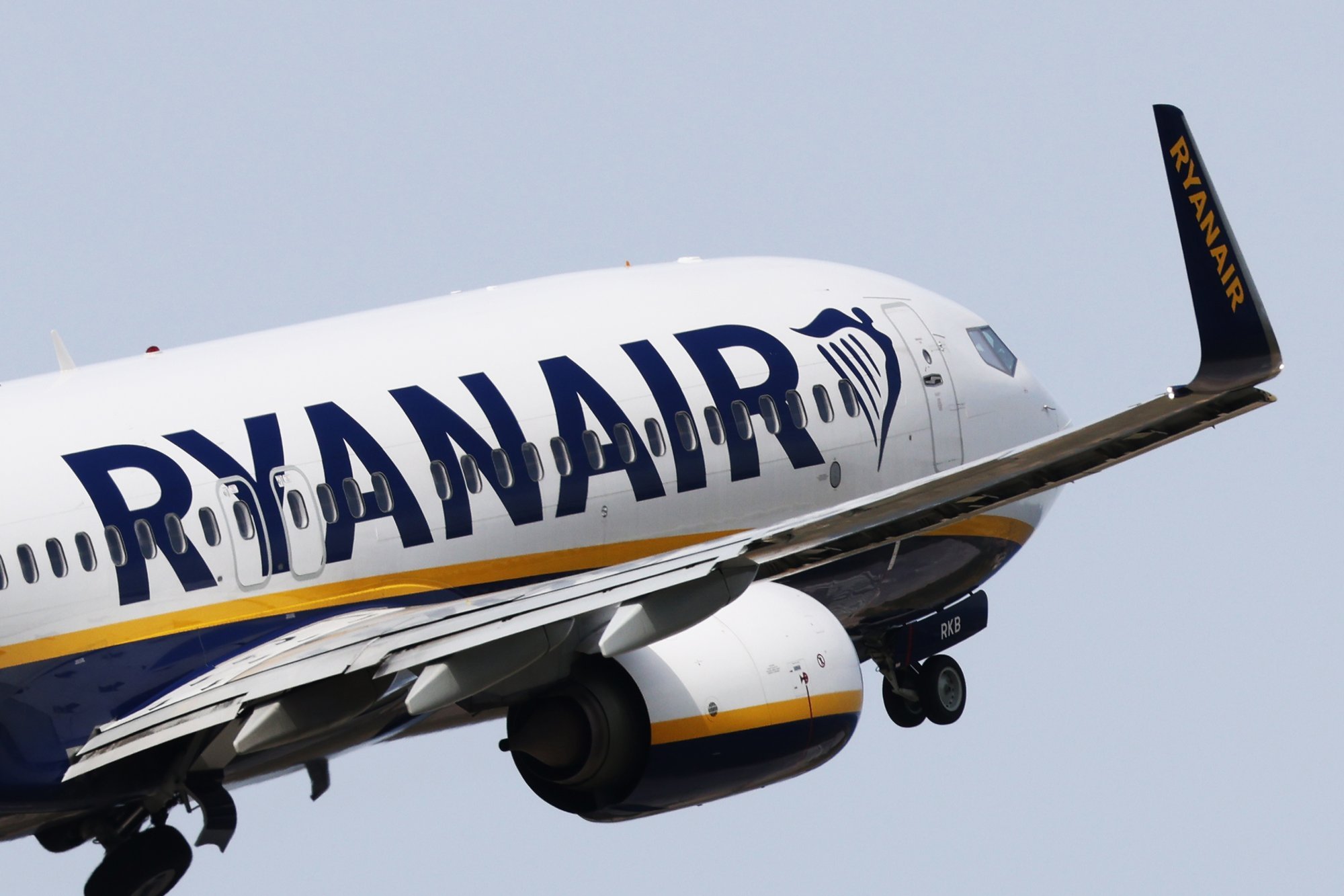 Ryanairi lend maandus Manchesteri lennujaamas kuueminutilise kütusevaruga