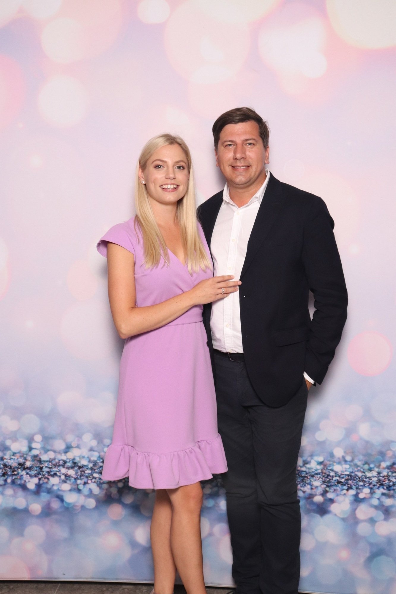 Nele Dvorjaninovi ja Ardo Kaljuvee perereisil USAsse tekkis ootamatu tõrge: meie pagas lendas ees ära