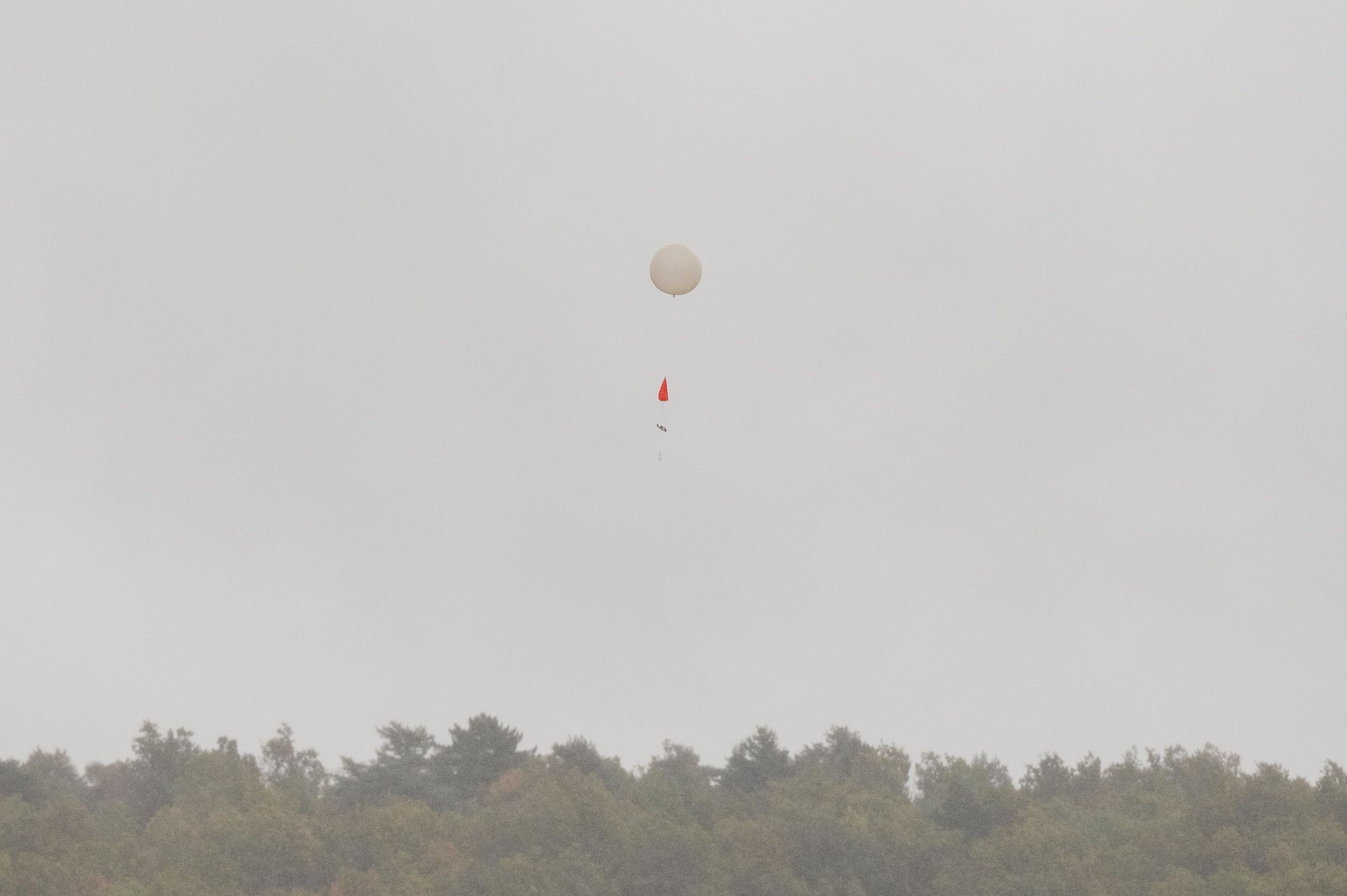 VIDEO | Sigarettide smugeldajate õhupallid rikkusid Vilniuse lennuväljal 4000 inimese reisiplaane