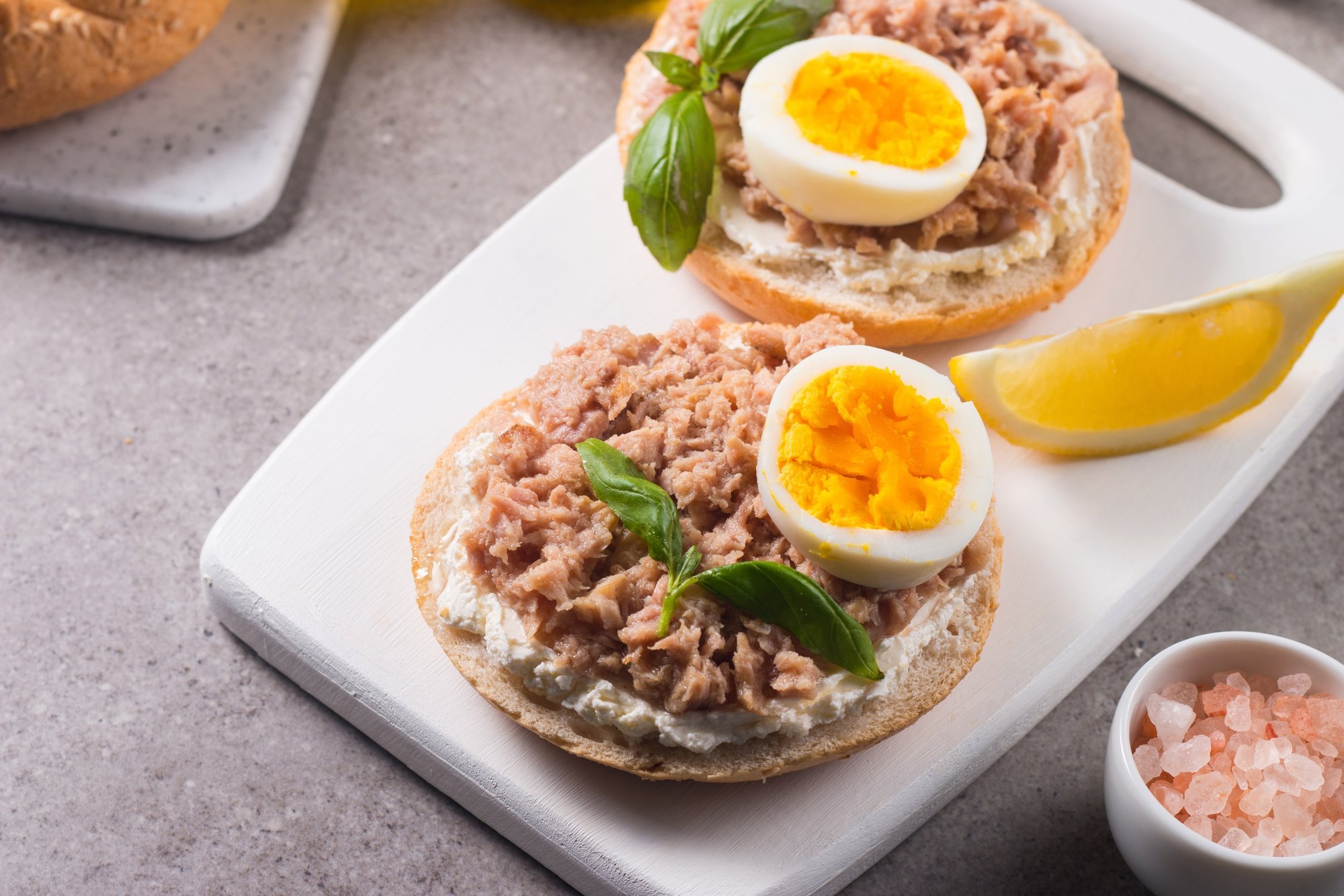 Pere toidueelarve on lõhki? Võta karp soodsat tuunikalakonservi – sellega saad teha palju erisuguseid maitsvaid eineid