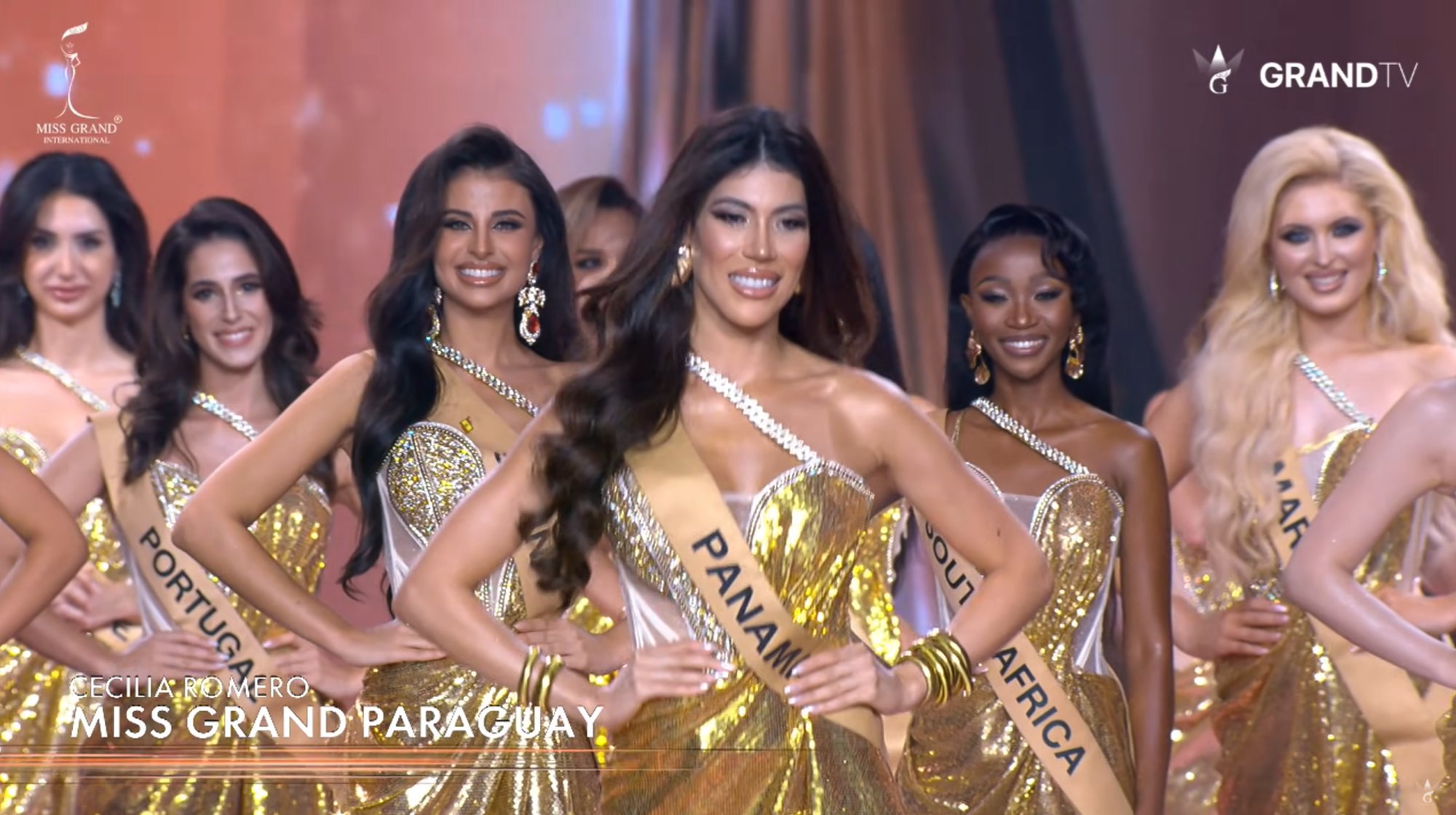 VIDEO | Piinlik apsakas iludusvõistlusel! Miss Panama kuulis nime valesti ja kõndis lavale võõra riigi eest