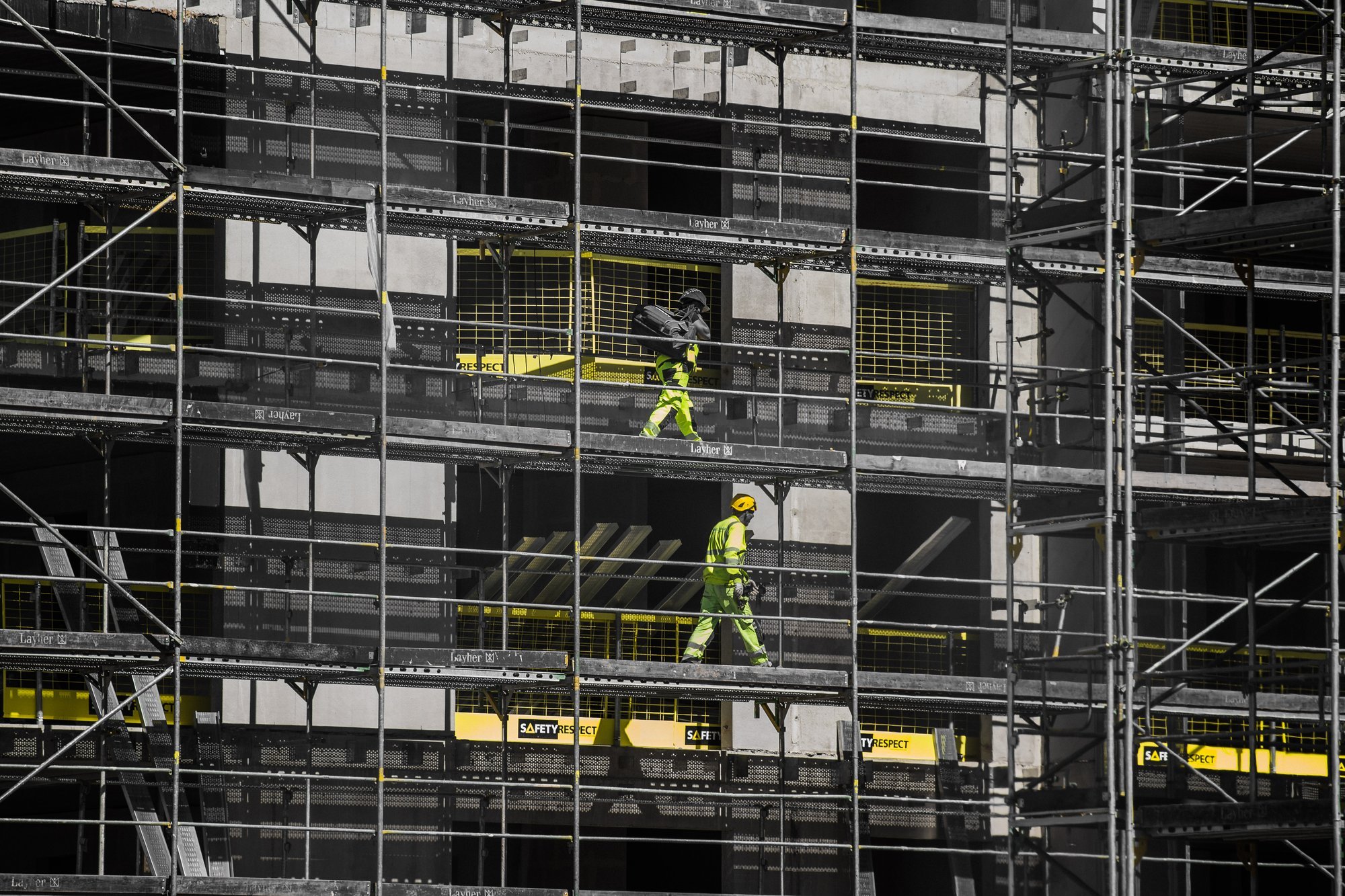 Ehitussektori palgaülevaade: tee-ehitajad teenisid poole rohkem kui elektri- ja torutöölised