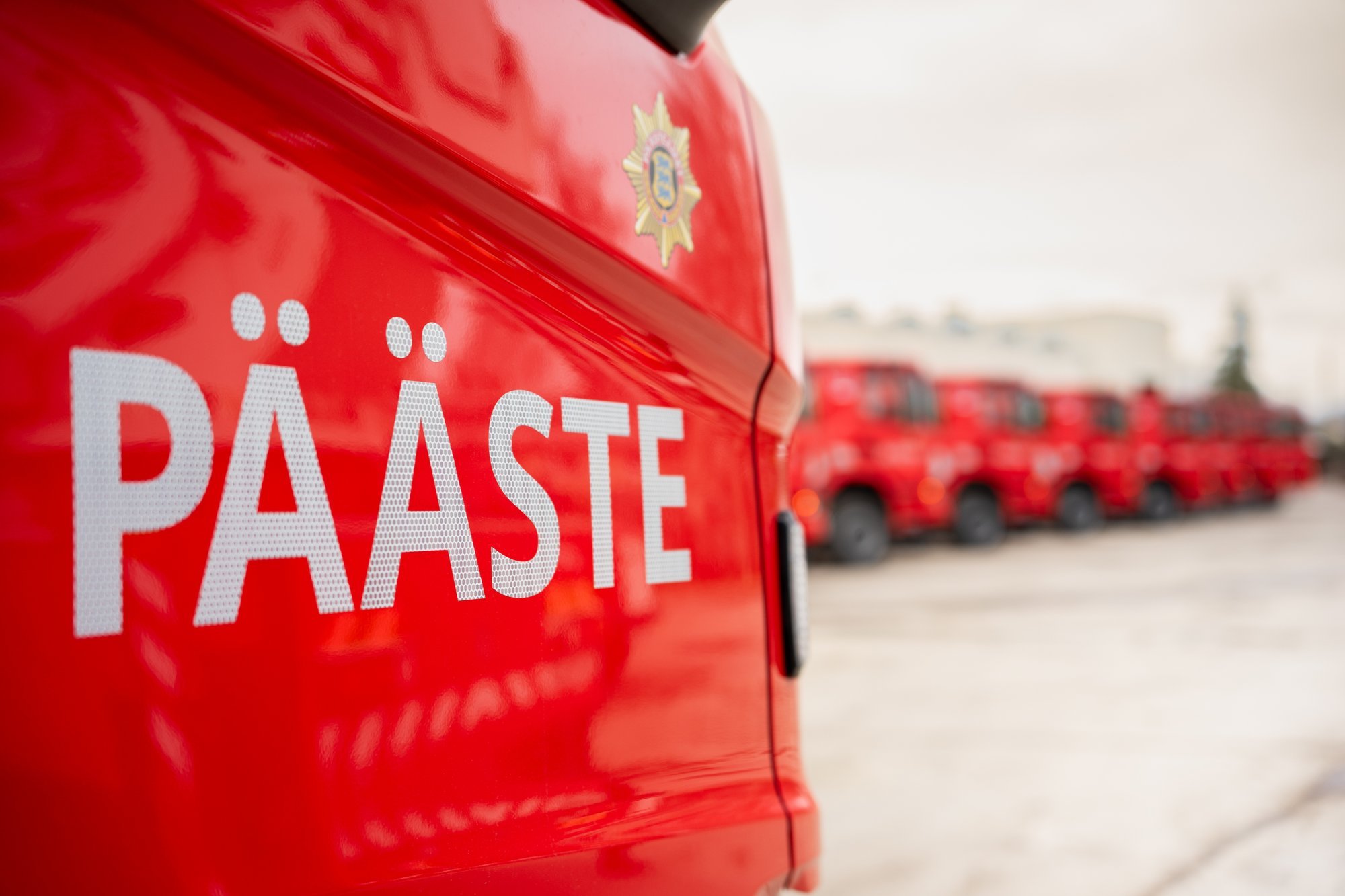 FOTOD | Kunda sadamas põleb laohoones 10 tonni kustutamata lupja