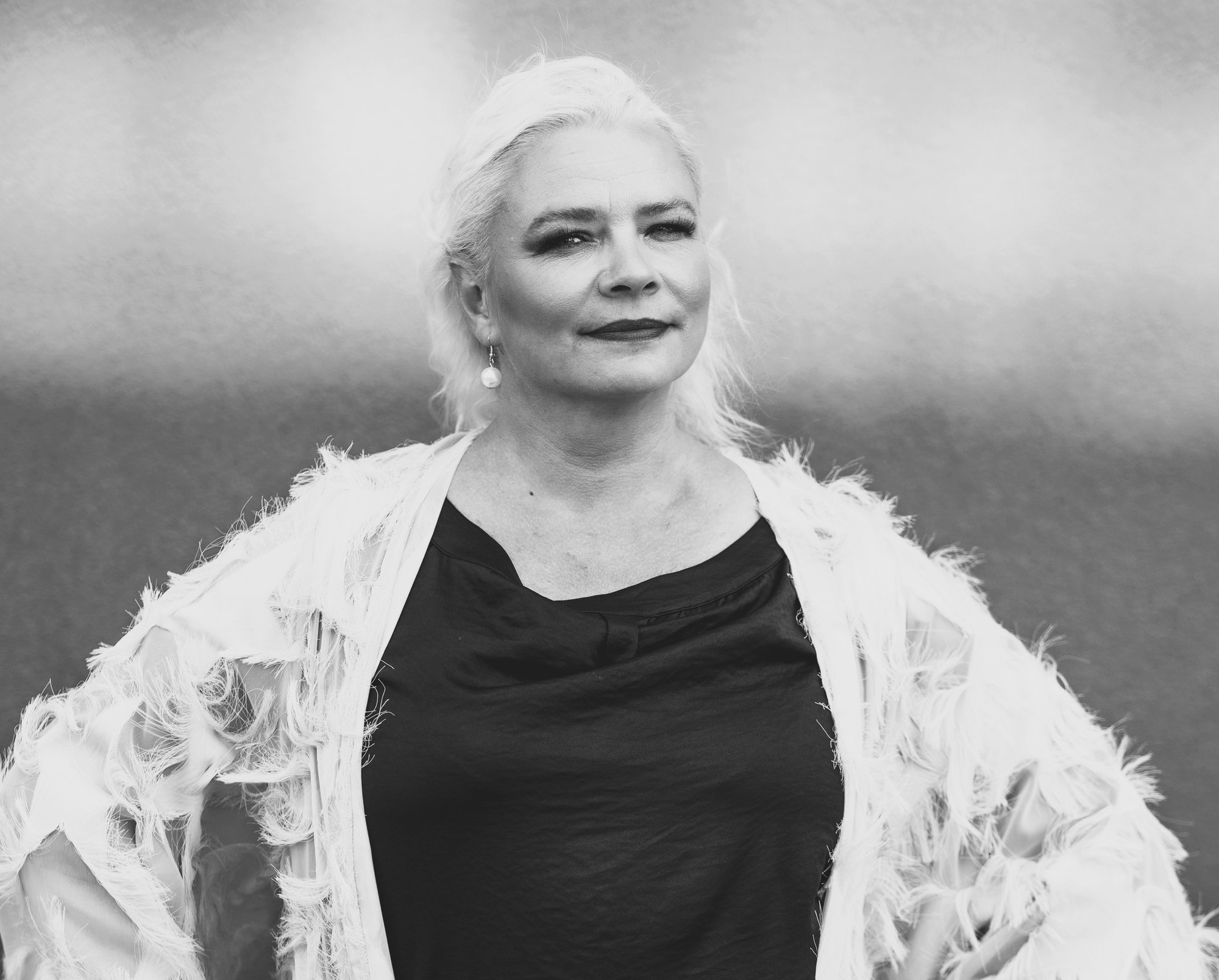 Kristi Loigo ema kogub annetusi: soovin koos laste ja sõpradega paigaldada Jüri kalmistule Kristi hauale piirde ja kivi