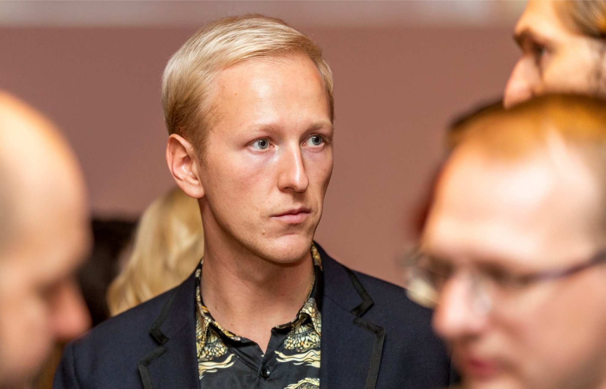 Solvangud ja kähmlus Kaubamajas. Ženja Fokin sattus osturallil verbaalse sõimu ohvriks