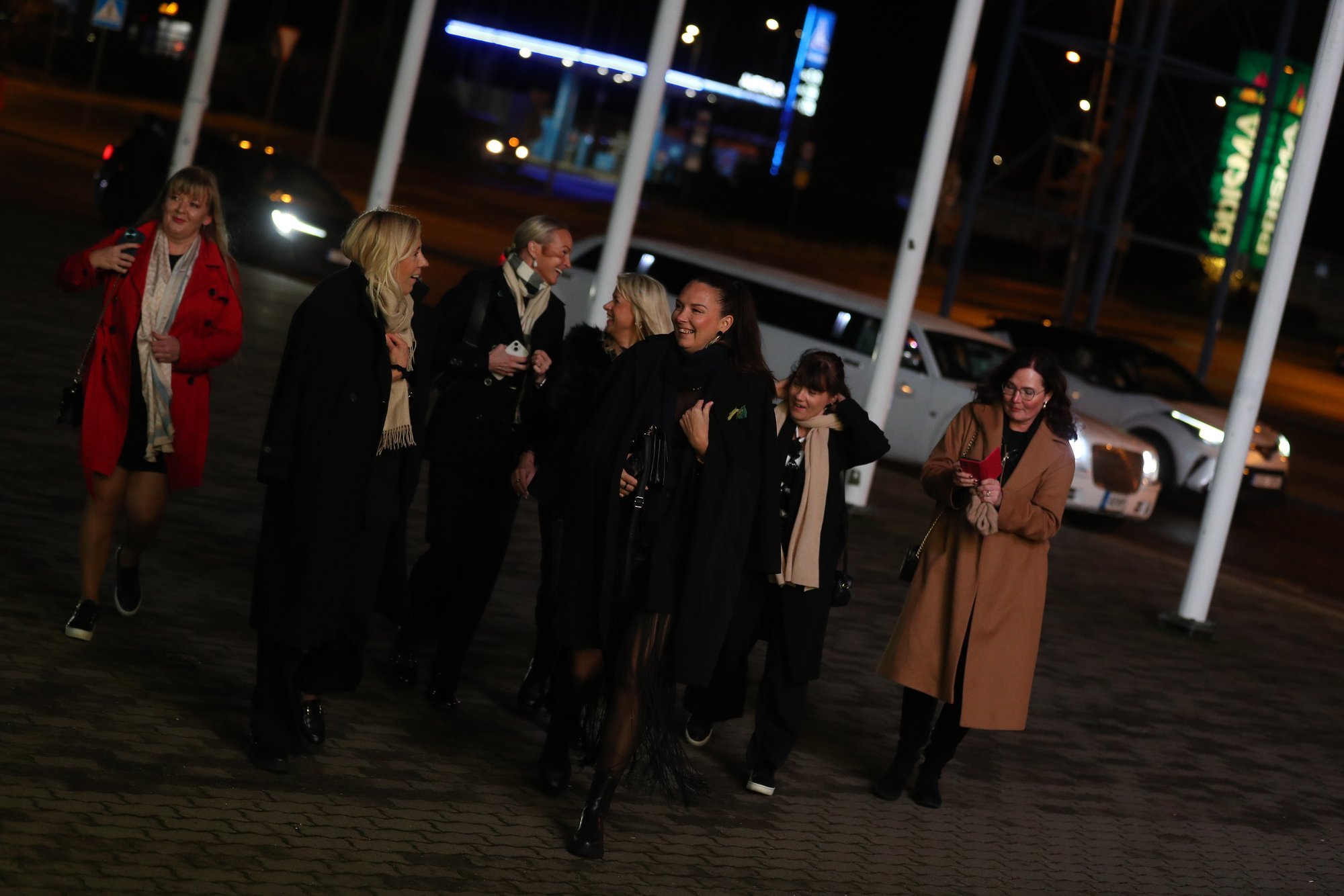 OTSEFOTOD | Kohale tuldi lausa limusiiniga! Vaata, kes saabuvad Tommy Cashi suurejoonelisele kontserdile