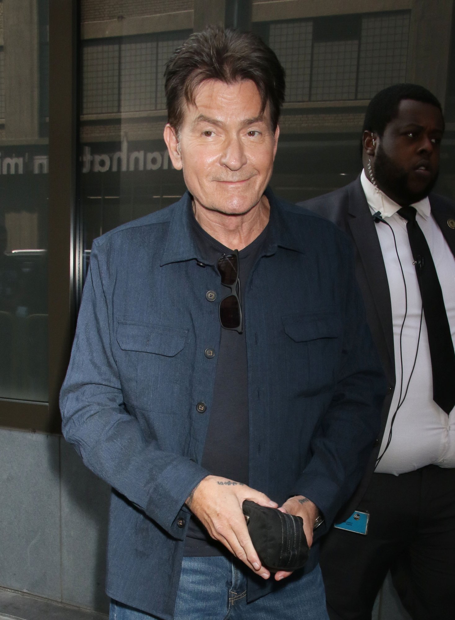 Kas Charlie Sheen on leidnud armastuse mehega? Väidetavalt on näitleja uuest kavalerist vaimustuses