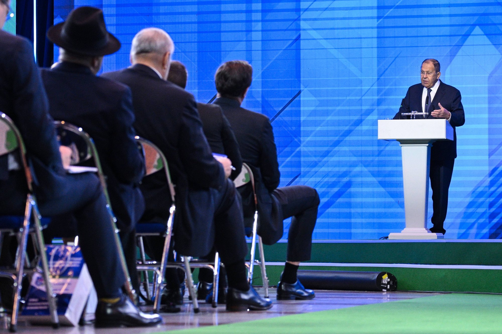 SÕJAPÄEVIK (1355. päev) | Segadus Venemaal: kas esidiplomaat Lavrov vihastas Putini välja ja sattus põlu alla?