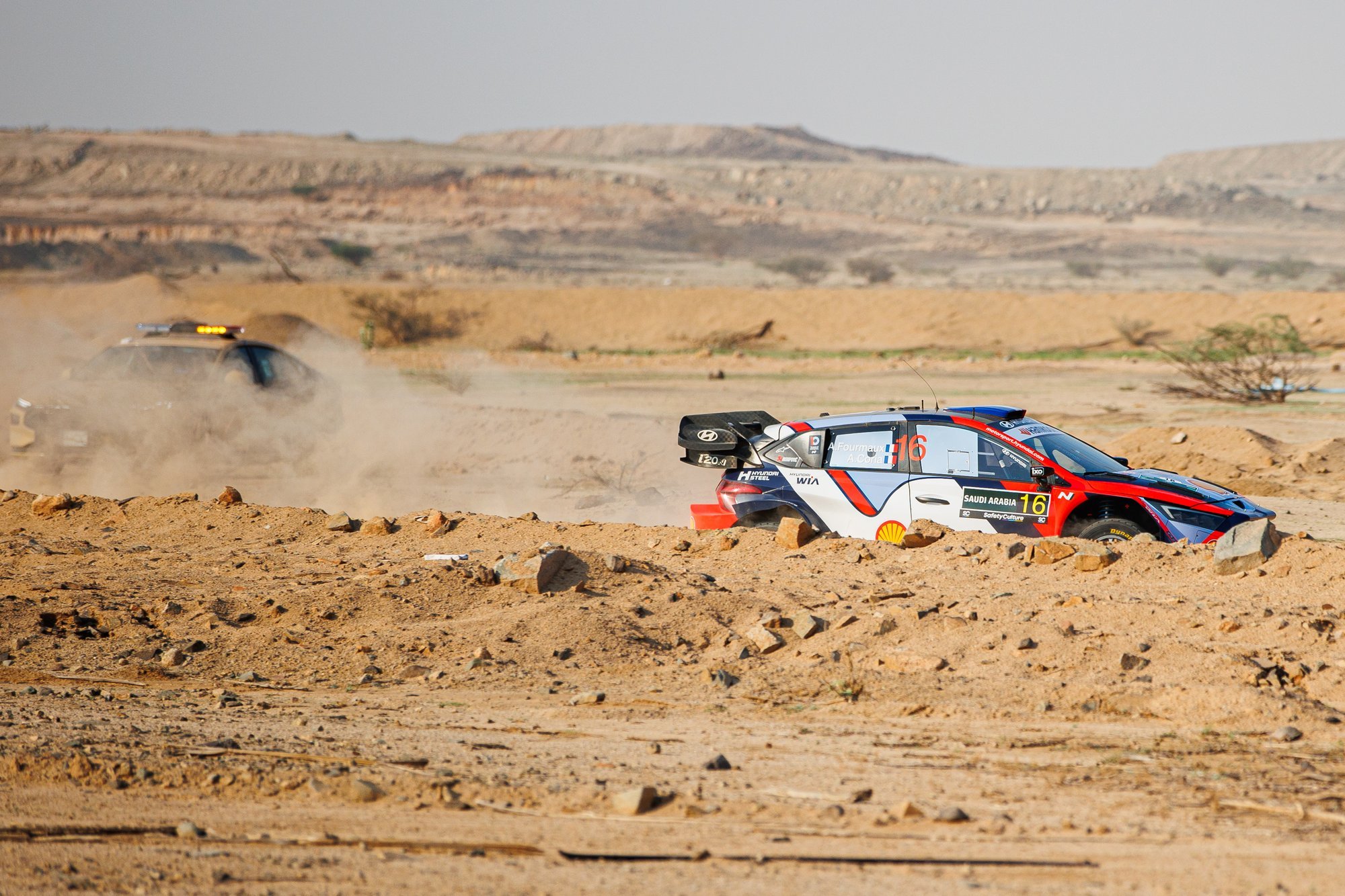 Enneaegne ajakontrolli sisenemine tõi rallit juhtinud Fourmaux’le hullu päeva lõpuks minutilise karistuse