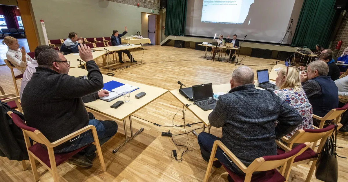 Saarde võimuläbirääkimised võtsid taas ootamatu pöörde