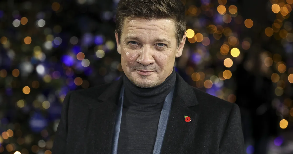 KIIMAKOTT ⟩ Jeremy Rennerit süüdistatakse kaasstaarile soovimatute alastipiltide saatmises