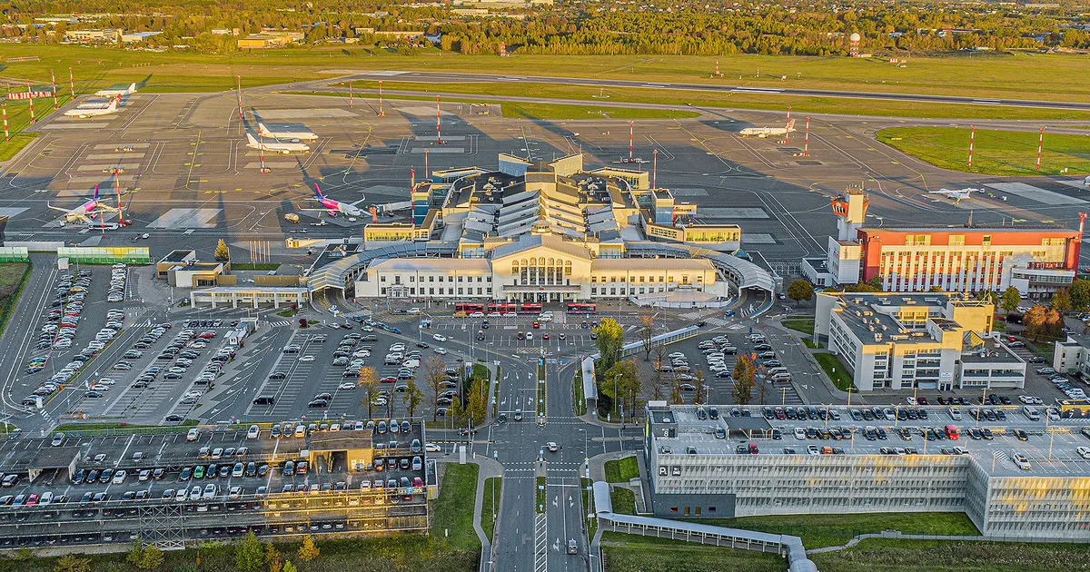 JÄLLE SULETUD ⟩ Vilniuse kandis hõljunud õhupallid jätsid taas tuhatkond lennureisijat hätta