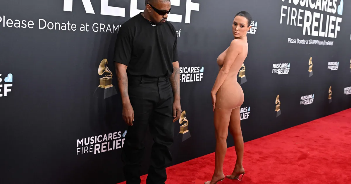 FOTOD ⟩ Bianca Censori valis perega ajaveetmiseks eriti veidra outfit'i: liiga vulgaarne?