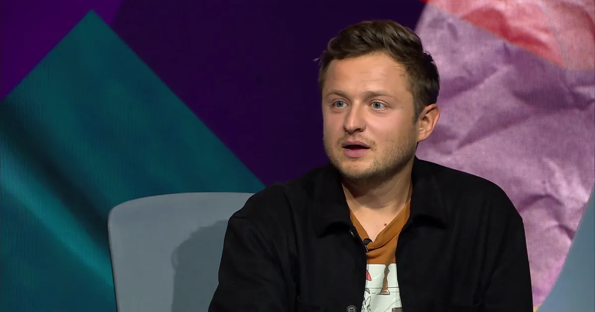 VIDEO ⟩ «Ma mäletan haisu...» Näitleja Christopher Rajaveeri ema viis teda lapsepõlves korduvalt prügimäele õpetust saama