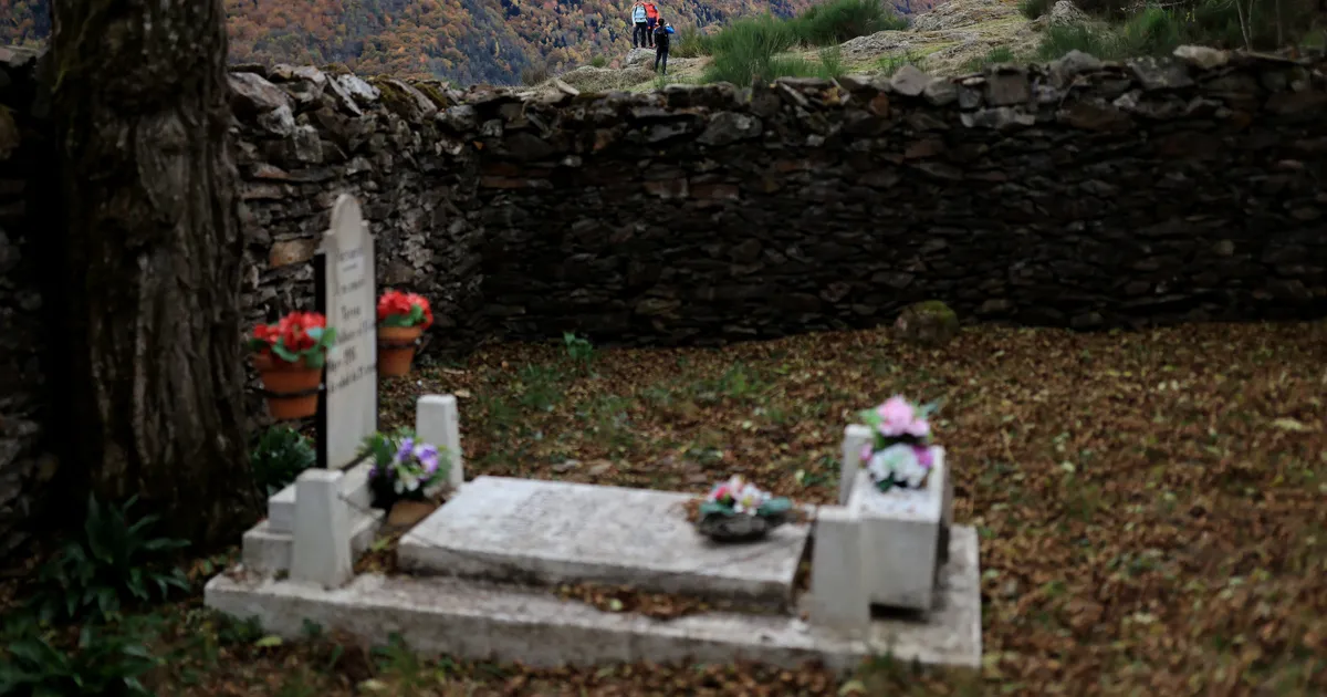 Bauseni armastajad: Hispaania väikseima kalmistu traagiline lugu