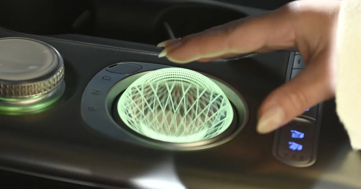 UUE PÕLVKONNA AUTOD ⟩ Kui käigukangi otsimisest saab seiklus