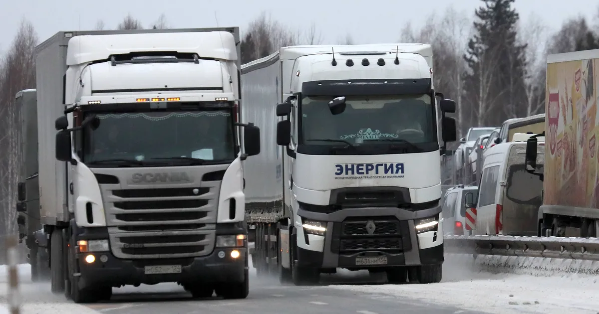 Vene-Kasahstani piiril on teist kuud lõksus tuhanded rekad