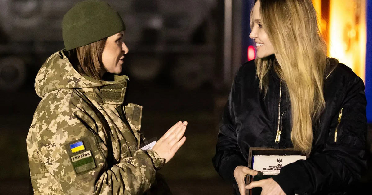 Venelased lennutasid drooni Ukrainat külastanud Angelina Jolie kohal