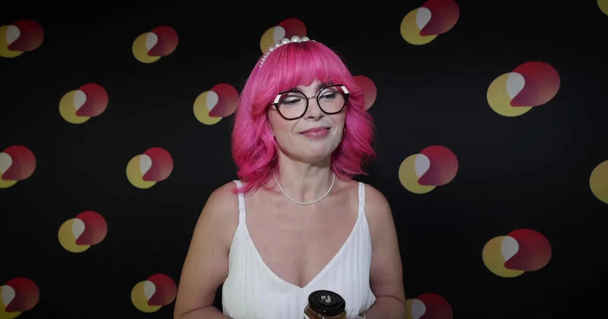 VIDEOINTERVJUU ⟩ Telesaates «Ma näen su häält» teesklejana üles astunud Sille Lavin lööb laineid hoopis moosikonkursil: tundub, et neile meeldib alkohol