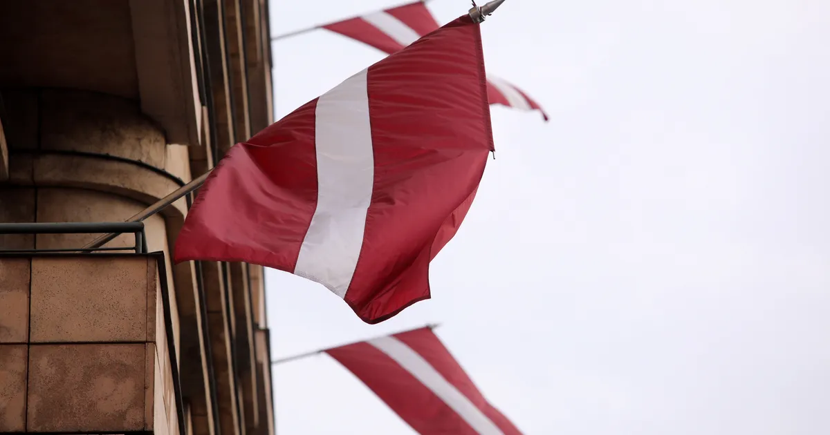 Lätlased nõuavad poodides lipuvärvides kaupa