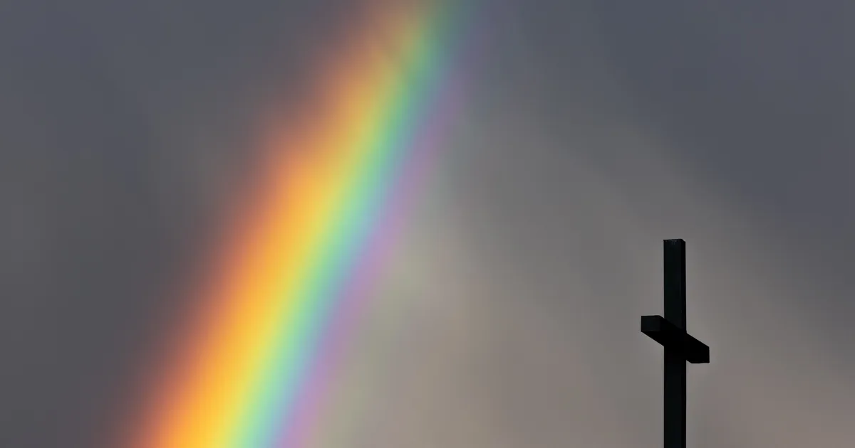 Saksa pastor õnnistas nelja mehe abielu: «Mis saab jumalal selle vastu olla?»