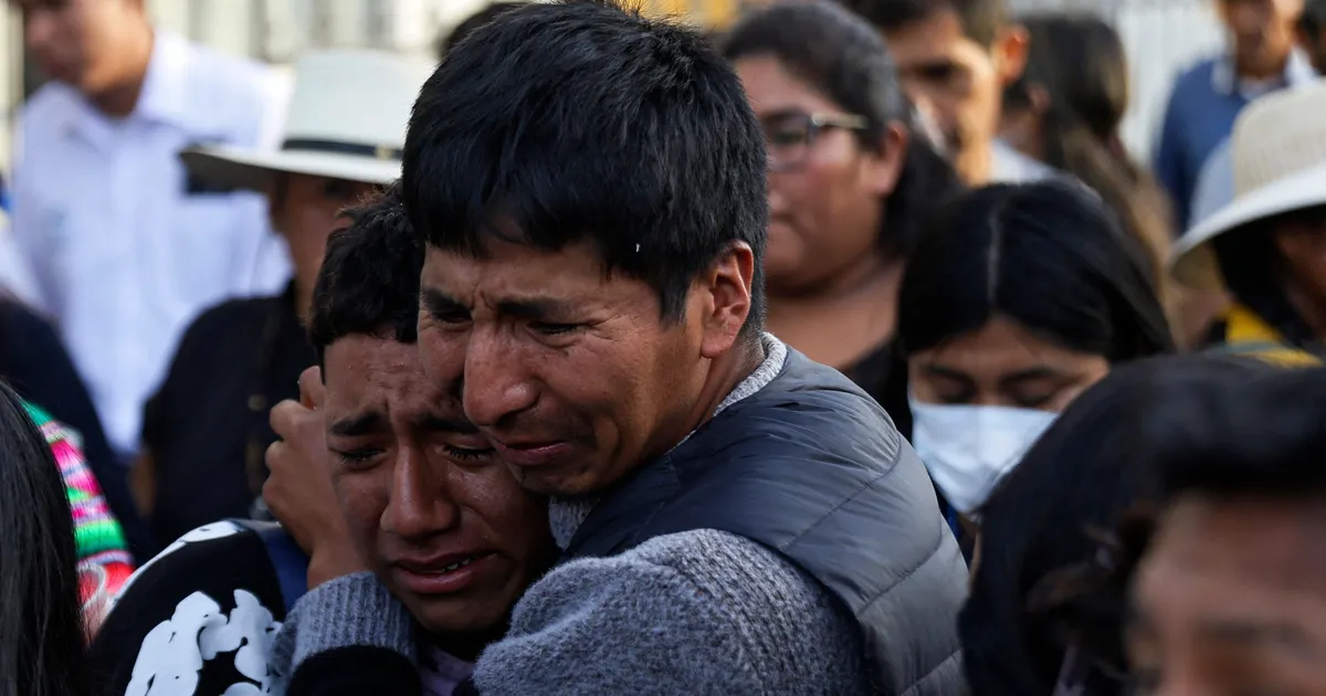 KOHUTAV ÕNNETUS ⟩ Peruus kukkus buss 200 meetri sügavusse kuristikku, hukkus vähemalt 37 inimest