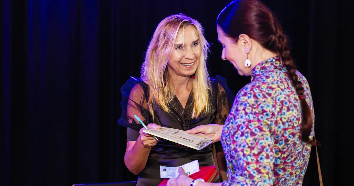 GALERII ⟩ Kirjanike majas kõlasid luule ja bambusflööt