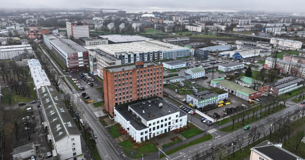 AEGRUUM ⟩ Saladuste vabrik Narvas: Krassilka ja postkast number 2