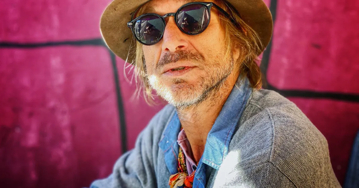 Suri hinnatud folklaulik ja trubaduur