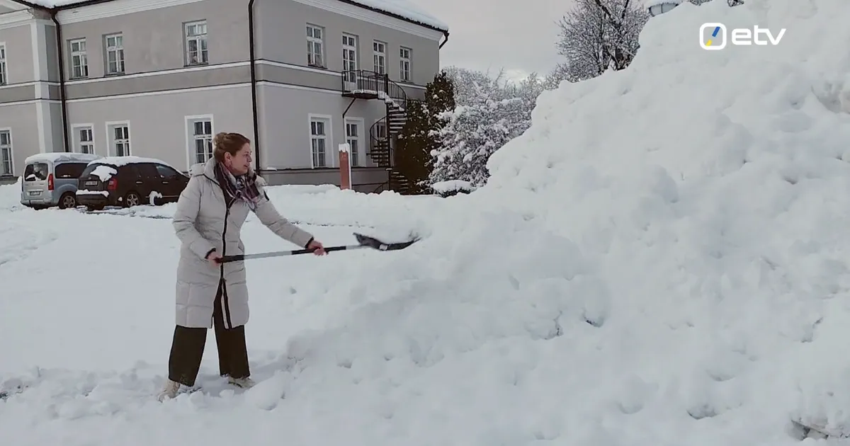 KLÕPSUD ⟩ Ülle Lichtfeldt jäi hambaarstitoolis talvise ilma tõttu elektrita: õnneks saime hamba valmis ehitatud