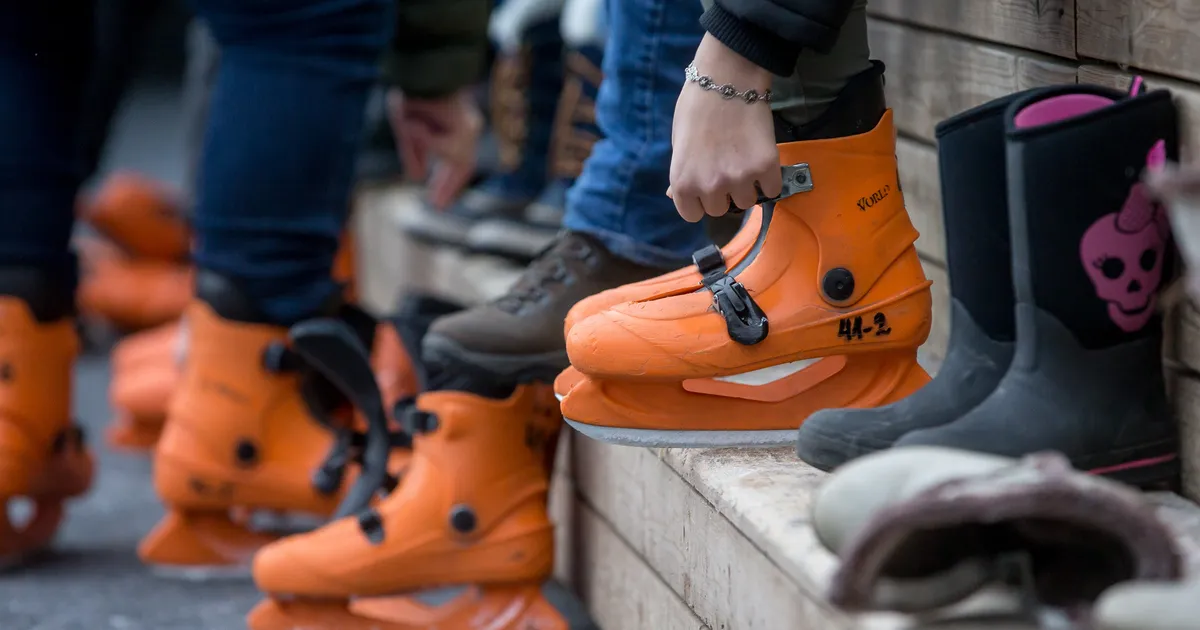 PILDID ⟩ Ruumi tuhandetele: Euroopa suurim uisuväli Helsingis avab inimestele taas uksed