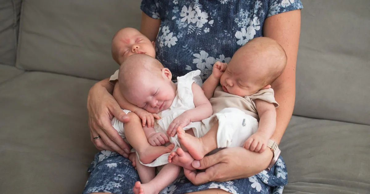 CORNELIA POPEL ⟩ Ema ei peaks tundma süüd, kui tahab lapsega kodus olla