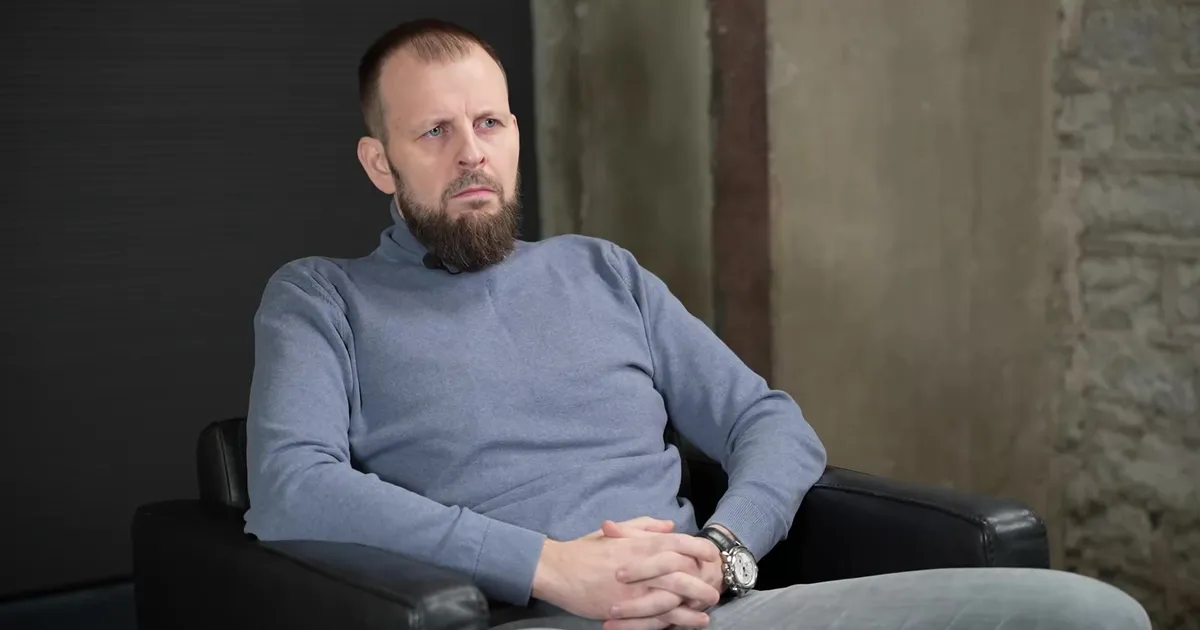 TÄISPIKK INTERVJUU > Põlenud autod ja 16 puruks torgatud rehvi: Lasnamäe lahkumisdraama muutub ohtlikuks