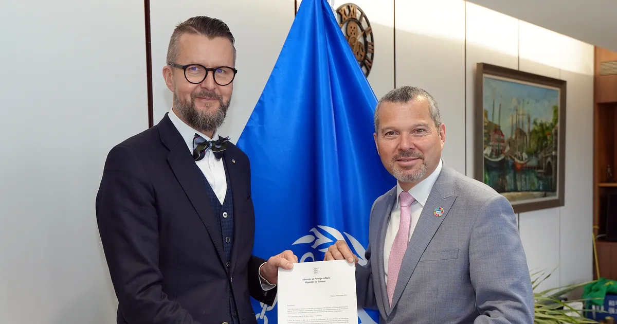 Eesti suursaadik IMO juures Sven Sakkov andis üle volikirja